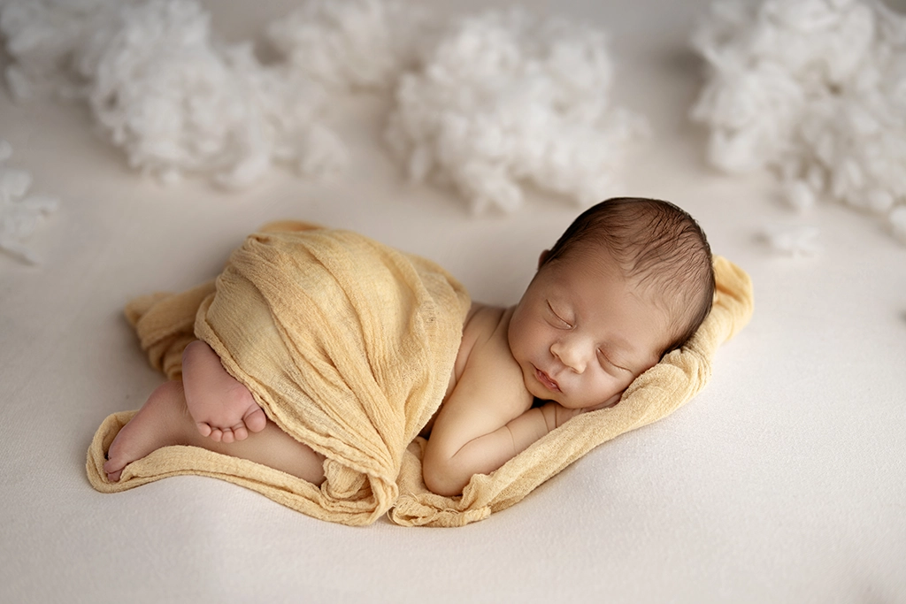 Baby memory box with meaningful keepsakes from the first year