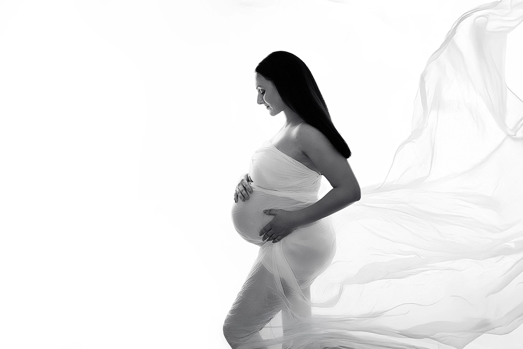 Fine art maternity photography in Enfield, North London – elegant black and white pregnancy portrait